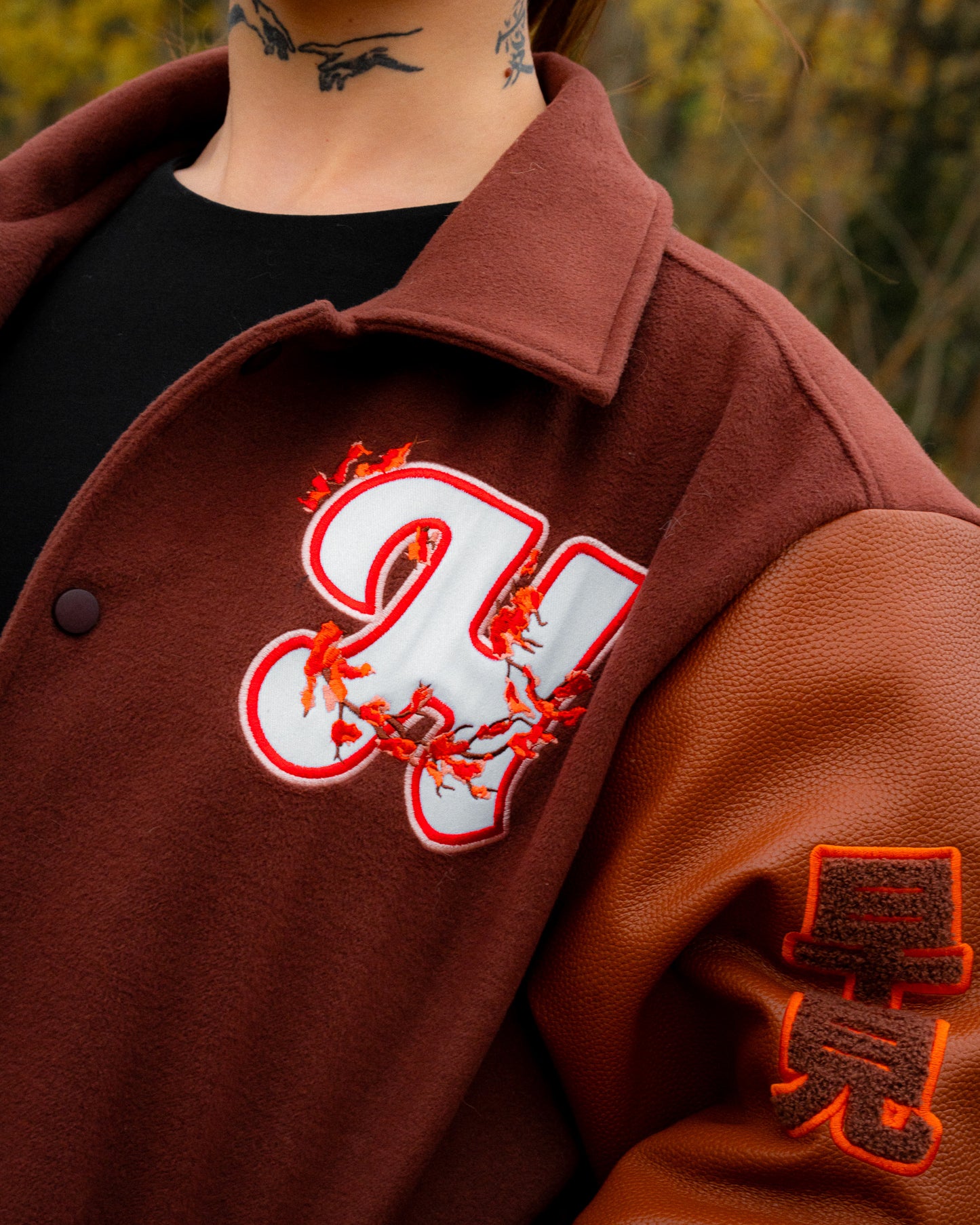 Varsity - Aki