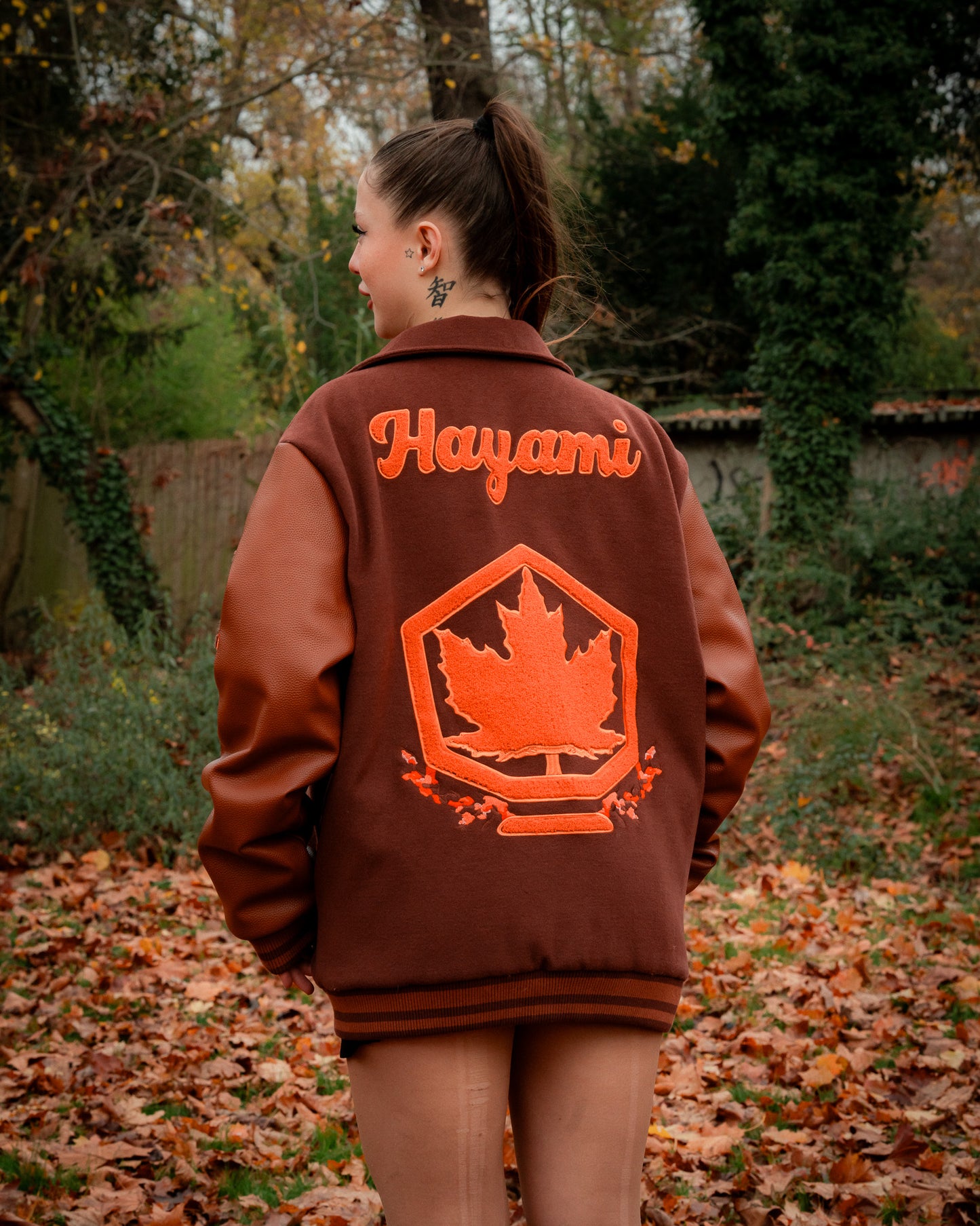 Varsity - Aki